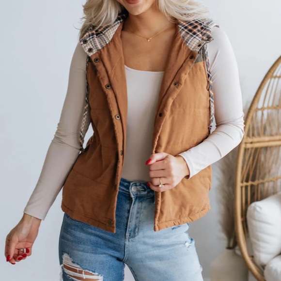 Hem & Thread Jackets & Blazers - NWT Hem & Thread Plaid Contrast Camel Puffer Hooded Vest Hoodie